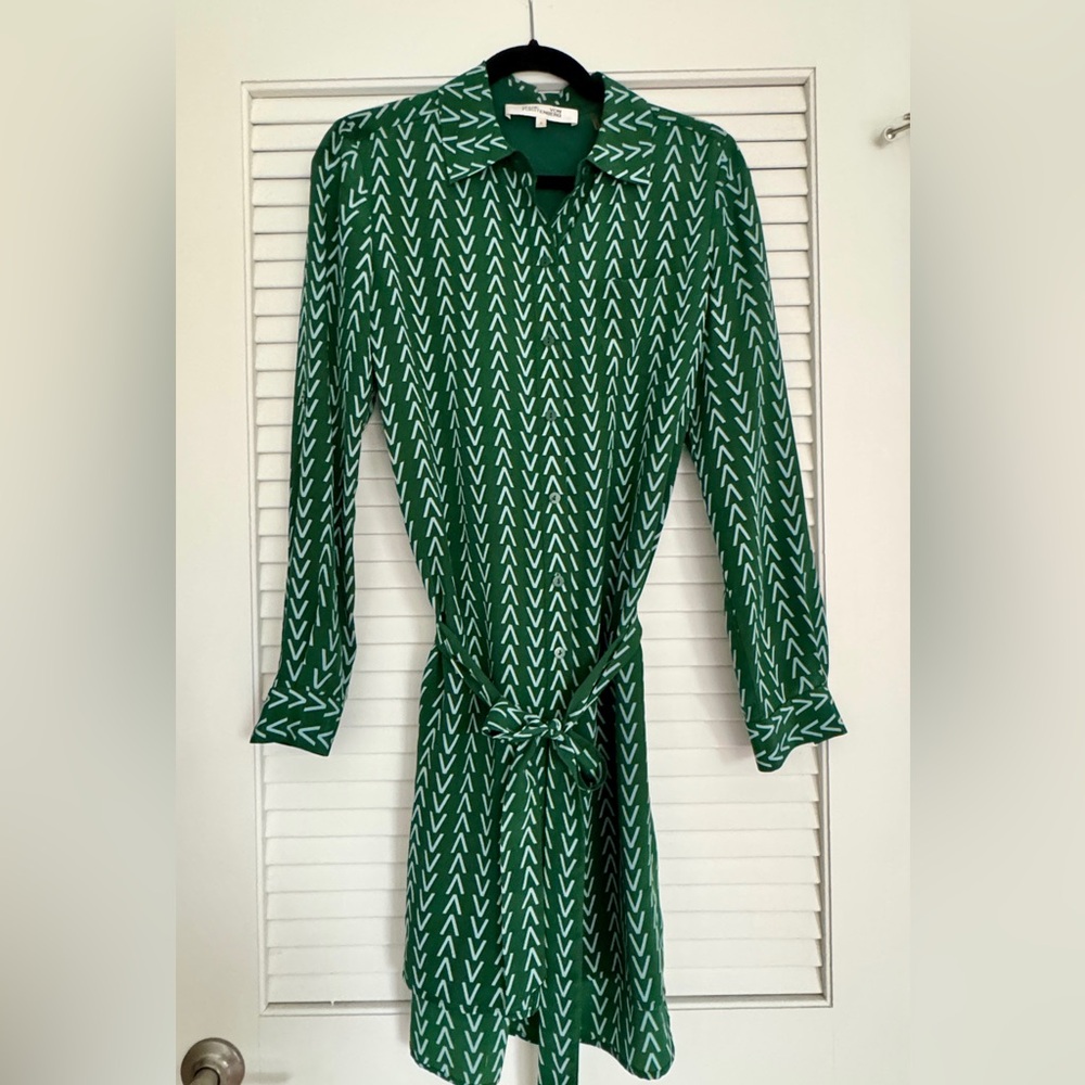 NWT Silk 100% Dress with belt Diane Von Furstenberg green/turquoise size 4 Small